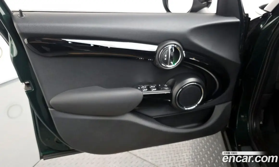 Mini Cooper 2018 2.0 автомат (гидро), фото 14 Mini Cooper 2018 2.0 автомат (гидро), фото 14