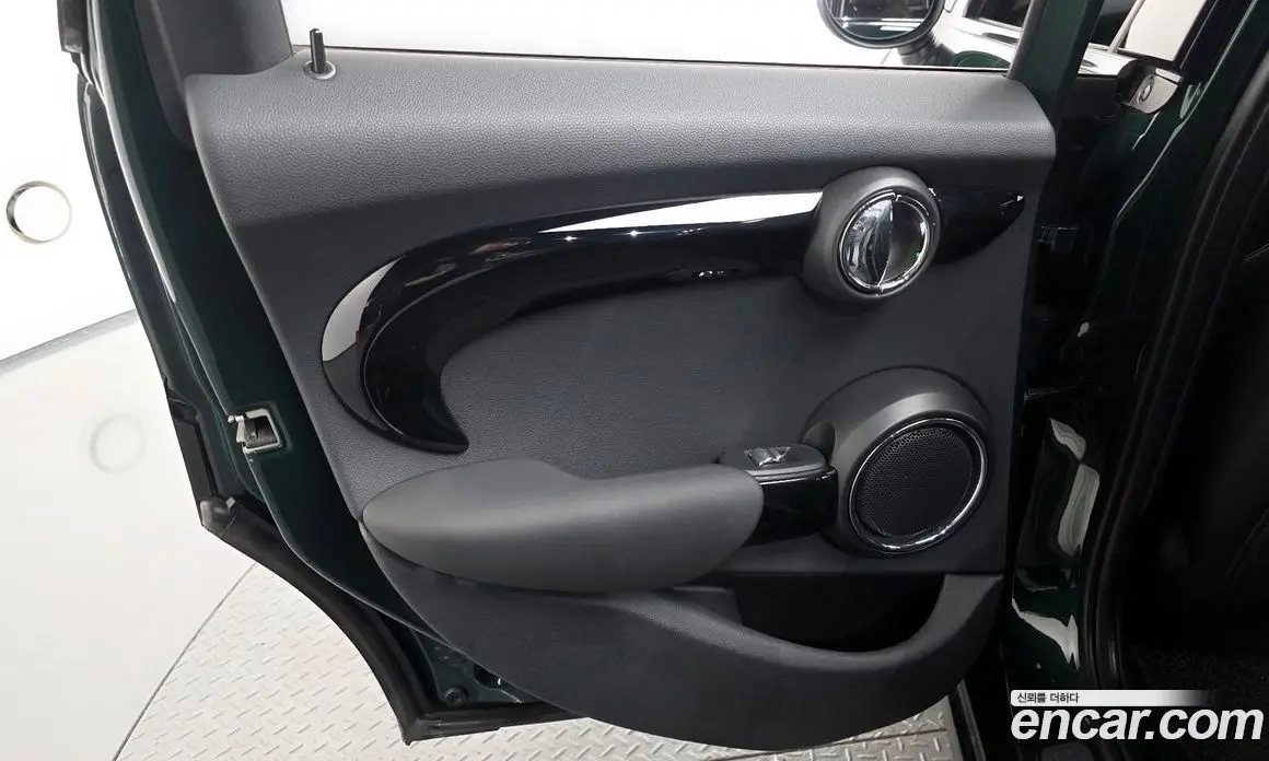 Mini Cooper 2018 2.0 автомат (гидро), фото 15 Mini Cooper 2018 2.0 автомат (гидро), фото 15