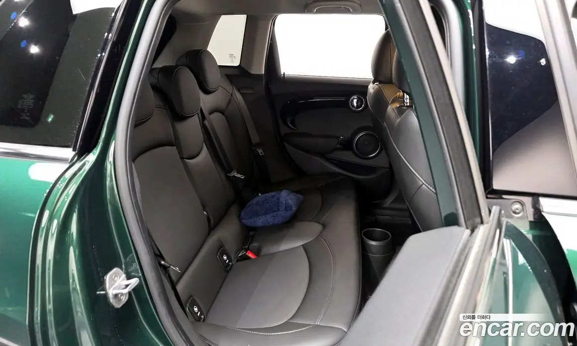 Mini Cooper 2018 2.0 автомат (гидро), фото 17 Mini Cooper 2018 2.0 автомат (гидро), фото 17