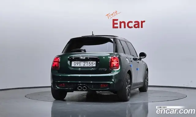 Mini Cooper 2018 2.0 автомат (гидро), миниатюра 4 Mini Cooper 2018 2.0 автомат (гидро), миниатюра 4