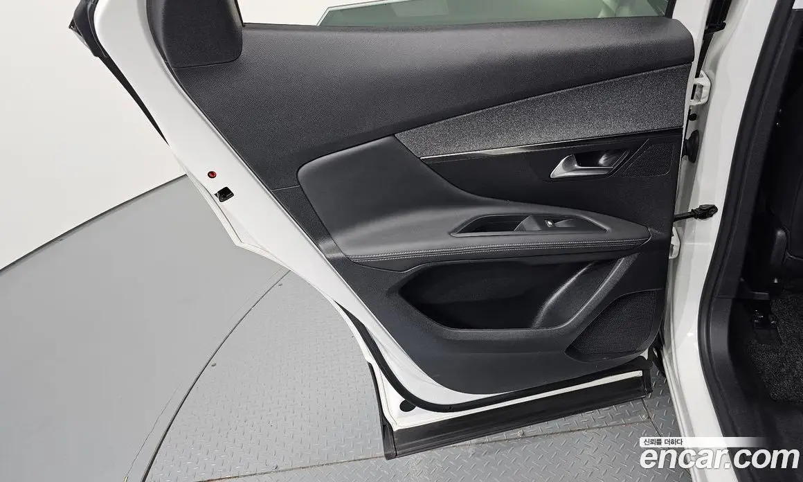 Peugeot 3008 2020 1.5 автомат (гидро), фото 15 Peugeot 3008 2020 1.5 автомат (гидро), фото 15