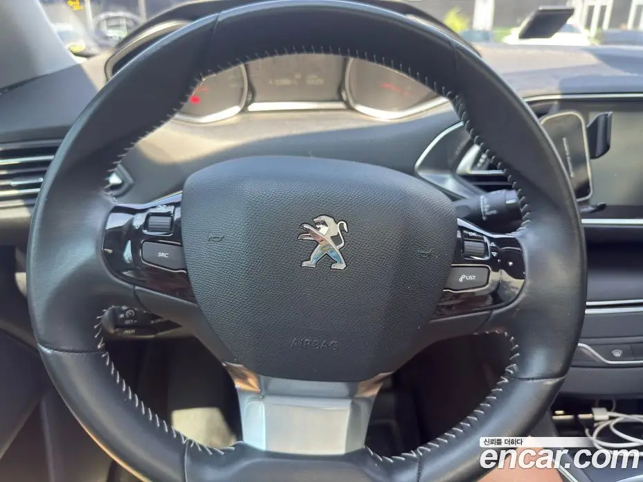 Peugeot 308 2014 2.0 автомат (гидро), фото 11 Peugeot 308 2014 2.0 автомат (гидро), фото 11