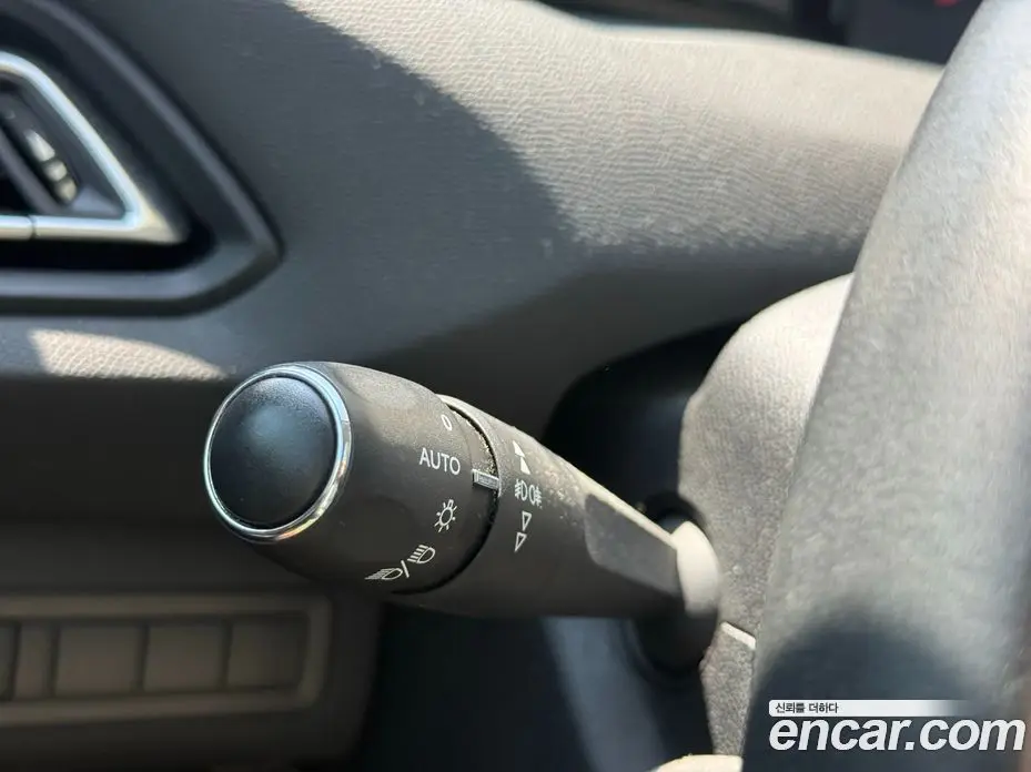 Peugeot 308 2014 2.0 автомат (гидро), фото 10 Peugeot 308 2014 2.0 автомат (гидро), фото 10