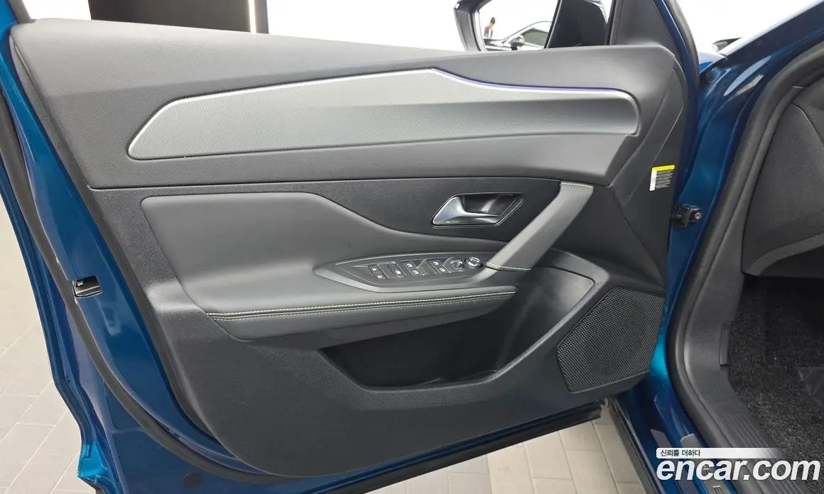 Peugeot 408 2023 1.2 автомат (гидро), фото 14