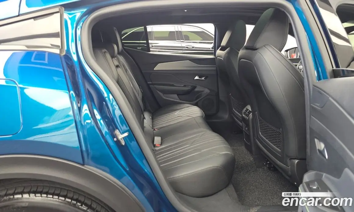 Peugeot 408 2023 1.2 автомат (гидро), фото 17