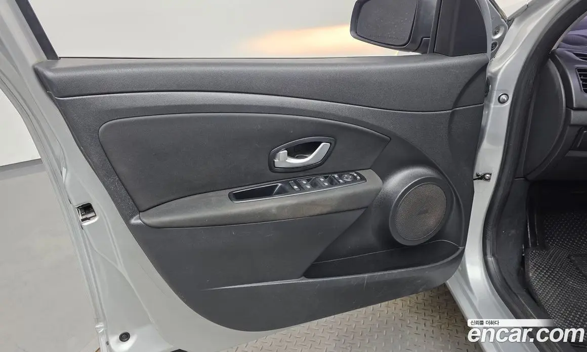 Renault (Samsung) SM3 2014 1.6 автомат (гидро), фото 14 Renault (Samsung) SM3 2014 1.6 автомат (гидро), фото 14