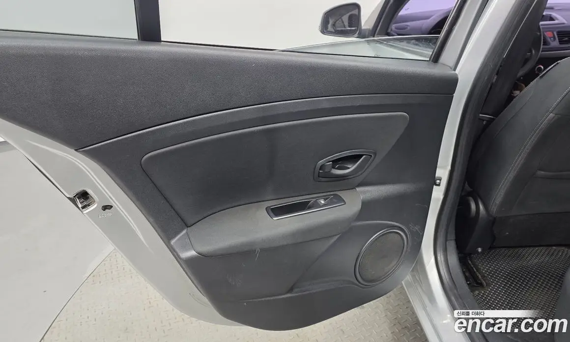 Renault (Samsung) SM3 2014 1.6 автомат (гидро), фото 15 Renault (Samsung) SM3 2014 1.6 автомат (гидро), фото 15