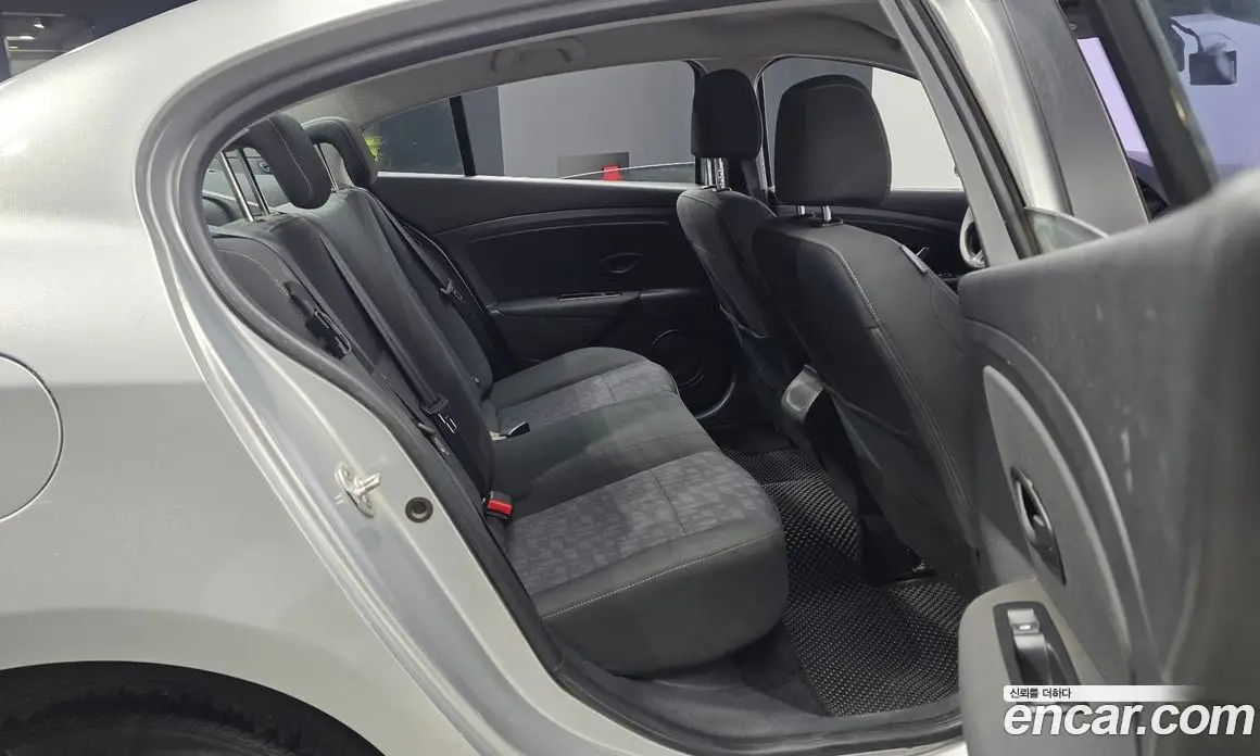 Renault (Samsung) SM3 2014 1.6 автомат (гидро), фото 17 Renault (Samsung) SM3 2014 1.6 автомат (гидро), фото 17