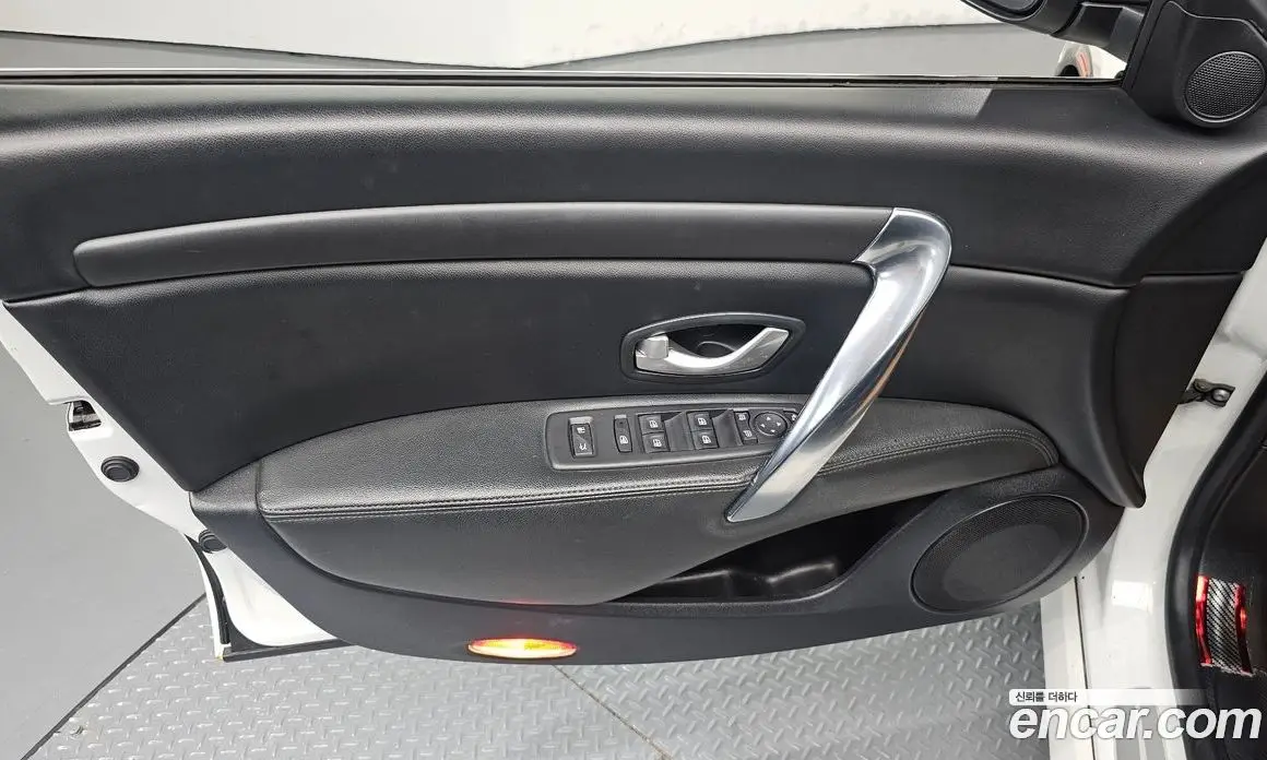 Renault (Samsung) SM7 2016 2.0 автомат (гидро), фото 14 Renault (Samsung) SM7 2016 2.0 автомат (гидро), фото 14