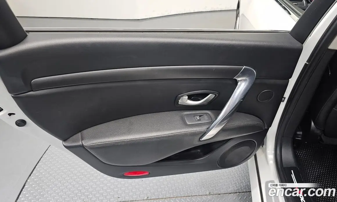 Renault (Samsung) SM7 2016 2.0 автомат (гидро), фото 15 Renault (Samsung) SM7 2016 2.0 автомат (гидро), фото 15