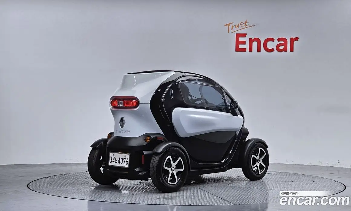 Renault (Samsung) Twizy 2019 0.1 автомат (гидро), фото 2 Renault (Samsung) Twizy 2019 0.1 автомат (гидро), фото 2