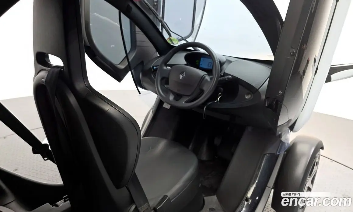 Renault (Samsung) Twizy 2019 0.1 автомат (гидро), фото 18 Renault (Samsung) Twizy 2019 0.1 автомат (гидро), фото 18