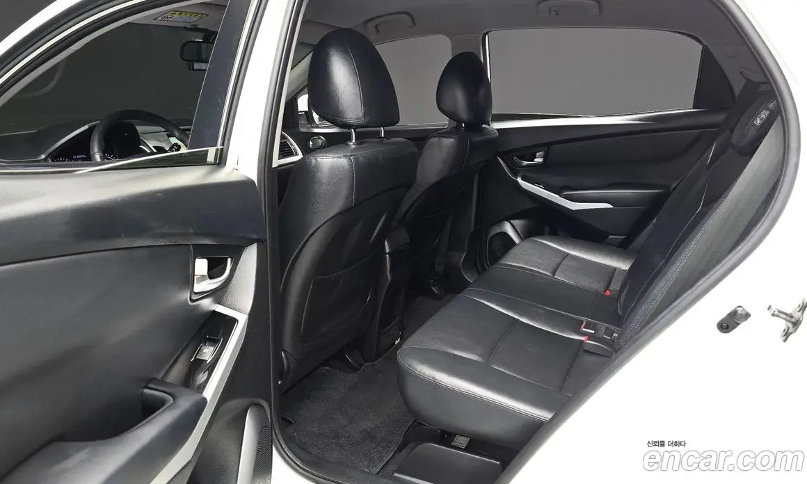 SsangYong Korando 2015 2.0 автомат (гидро), фото 17 SsangYong Korando 2015 2.0 автомат (гидро), фото 17