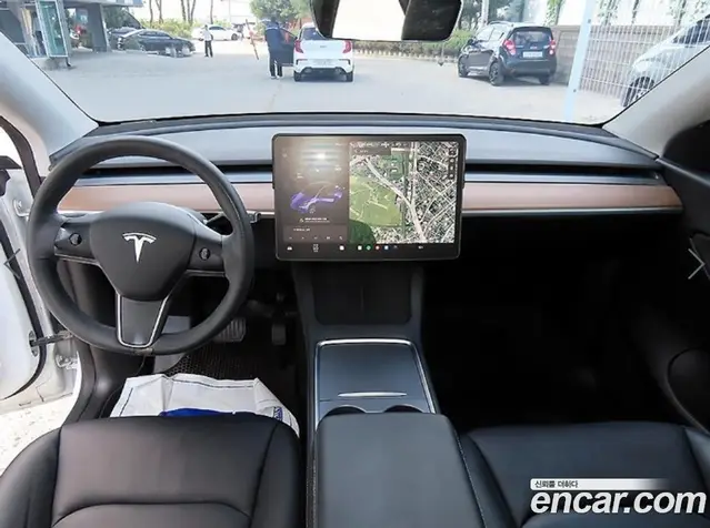 Tesla Model Y 2021 автомат (гидро), миниатюра 7