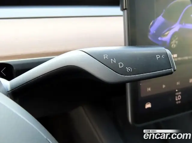 Tesla Model Y 2021 автомат (гидро), миниатюра 9