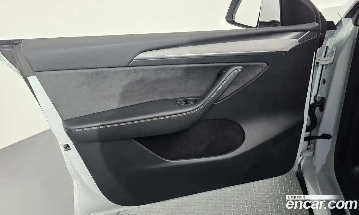 Tesla Model Y 2024 0.2 автомат (гидро), фото 13 Tesla Model Y 2024 0.2 автомат (гидро), фото 13
