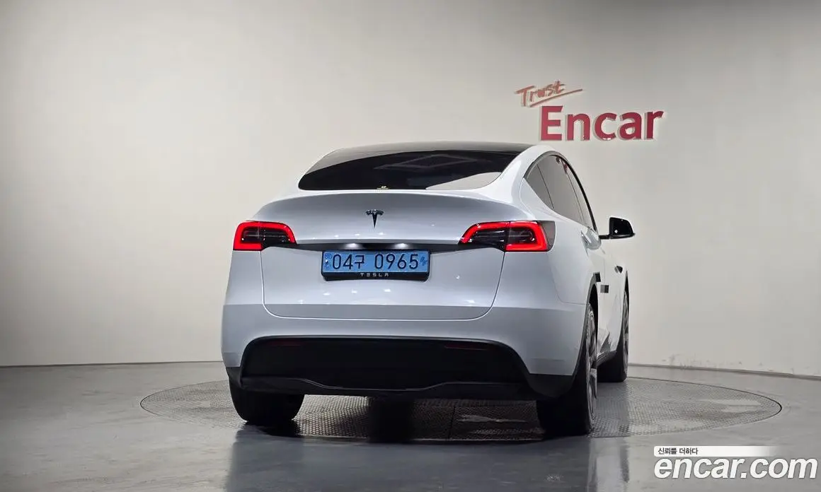 Tesla Model Y 2024 0.2 автомат (гидро), фото 3 Tesla Model Y 2024 0.2 автомат (гидро), фото 3