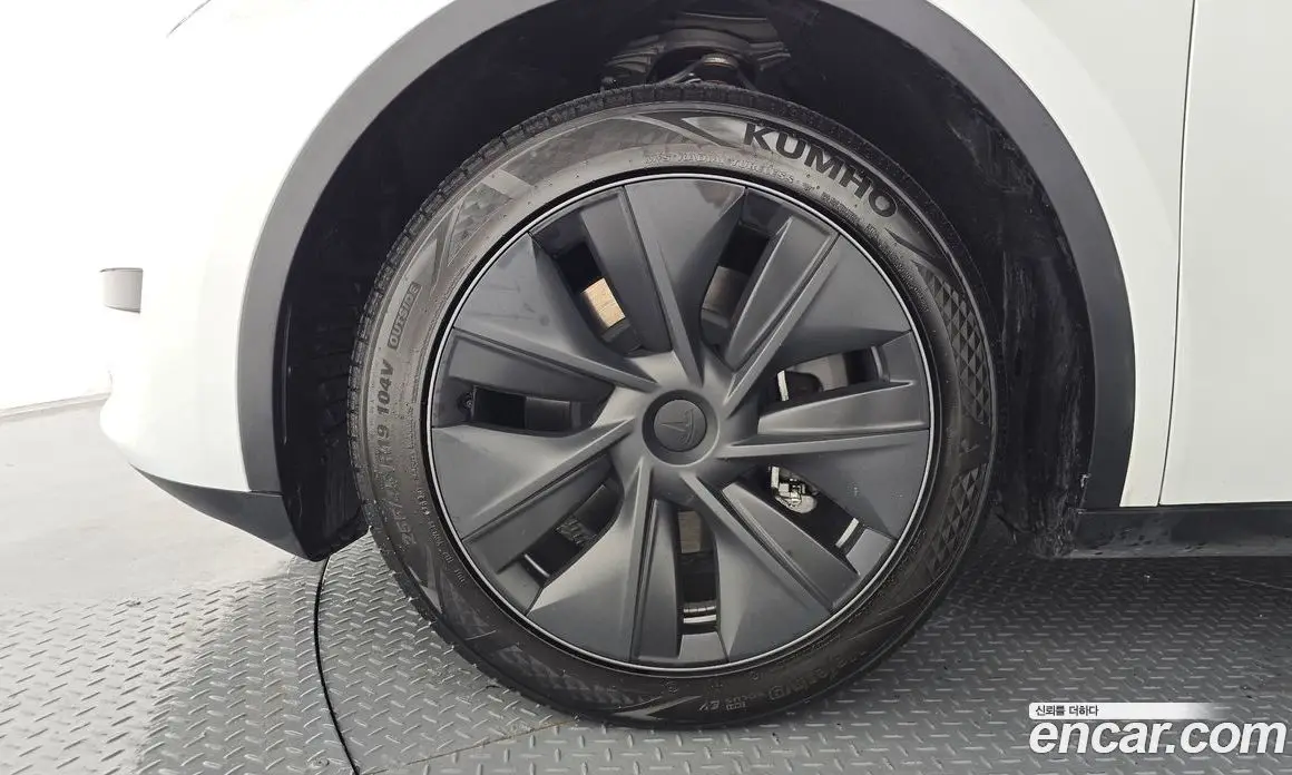 Tesla Model Y 2024 0.2 автомат (гидро), фото 4 Tesla Model Y 2024 0.2 автомат (гидро), фото 4