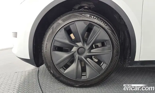 Tesla Model Y 2024 0.2 автомат (гидро), миниатюра 4 Tesla Model Y 2024 0.2 автомат (гидро), миниатюра 4