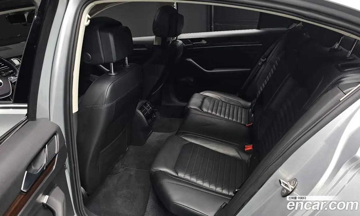 Volkswagen Passat 2018 2.0 автомат (гидро), фото 17 Volkswagen Passat 2018 2.0 автомат (гидро), фото 17