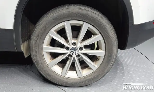 Volkswagen Tiguan 2015 2.0 автомат (гидро), миниатюра 5
