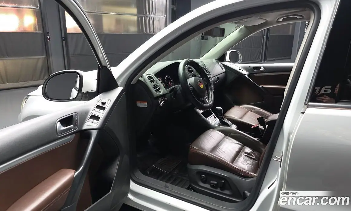 Volkswagen Tiguan 2015 2.0 автомат (гидро), фото 10