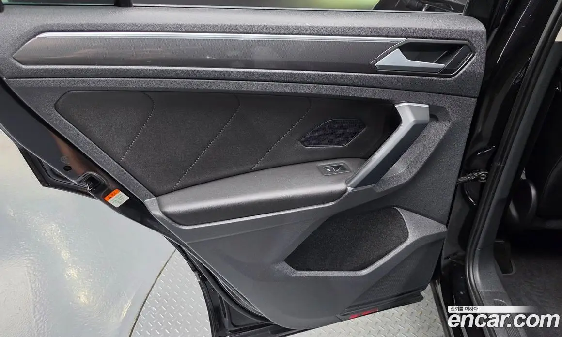 Volkswagen Tiguan 2018 2.0 автомат (гидро), фото 14
