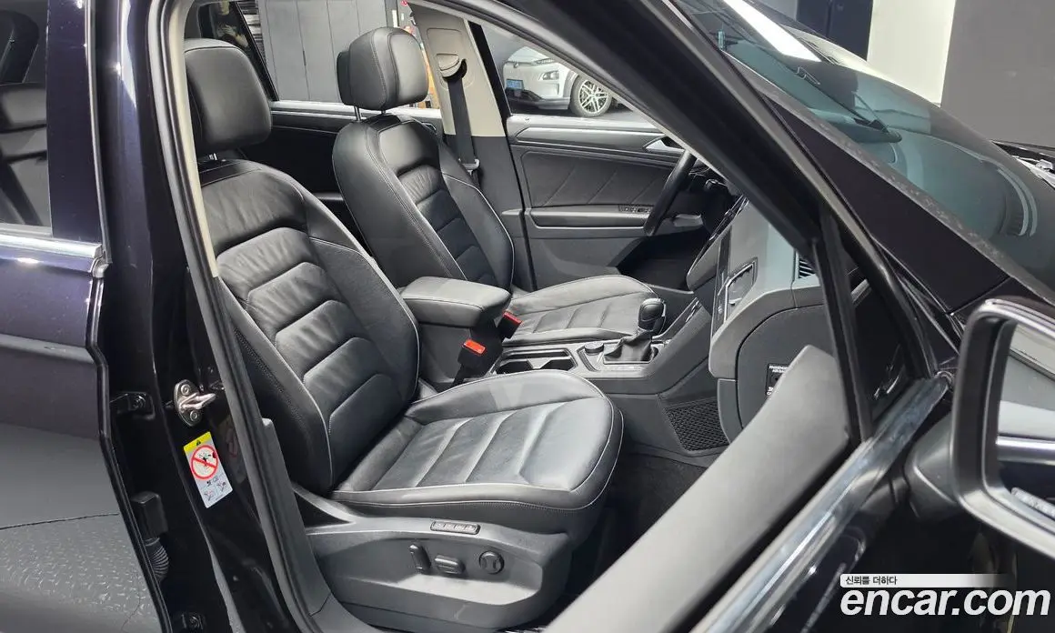 Volkswagen Tiguan 2018 2.0 автомат (гидро), фото 15