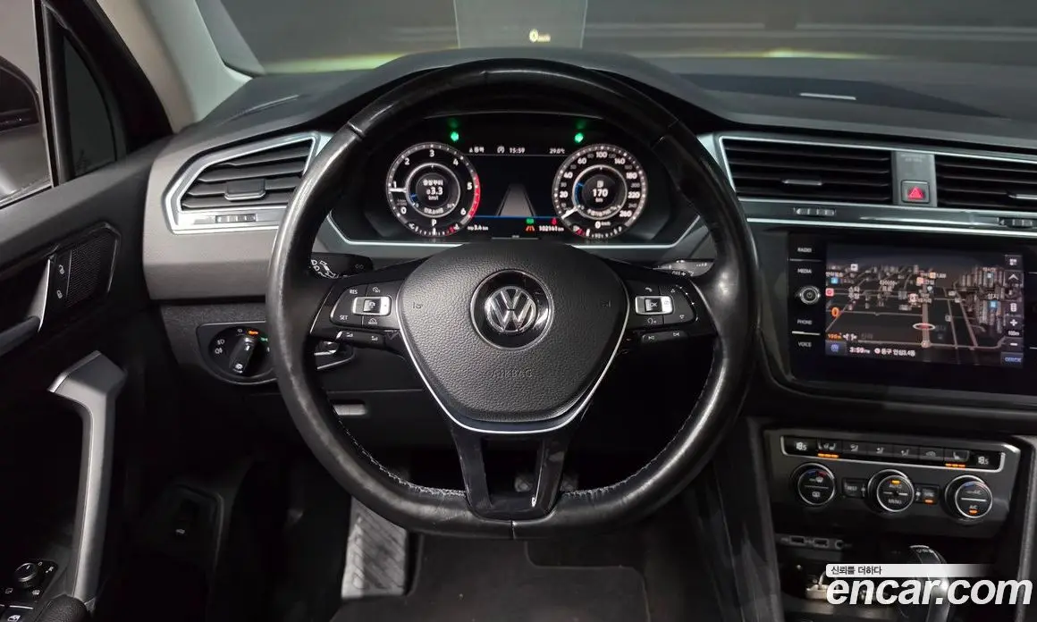 Volkswagen Tiguan 2018 2.0 автомат (гидро), фото 17