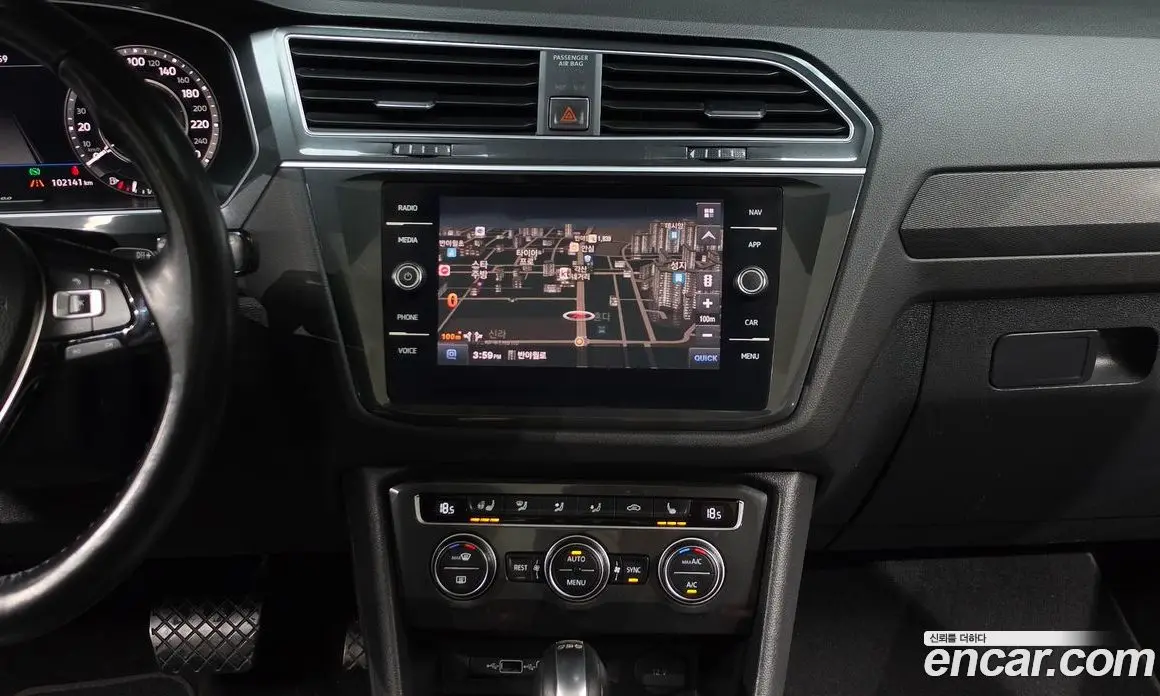 Volkswagen Tiguan 2018 2.0 автомат (гидро), фото 18