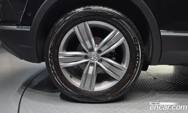 Volkswagen Tiguan 2018 2.0 автомат (гидро), миниатюра 6