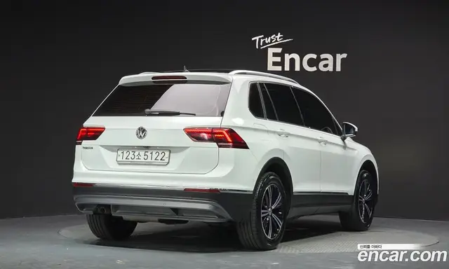 Volkswagen Tiguan 2019 2.0 автомат (гидро), миниатюра 2 Volkswagen Tiguan 2019 2.0 автомат (гидро), миниатюра 2