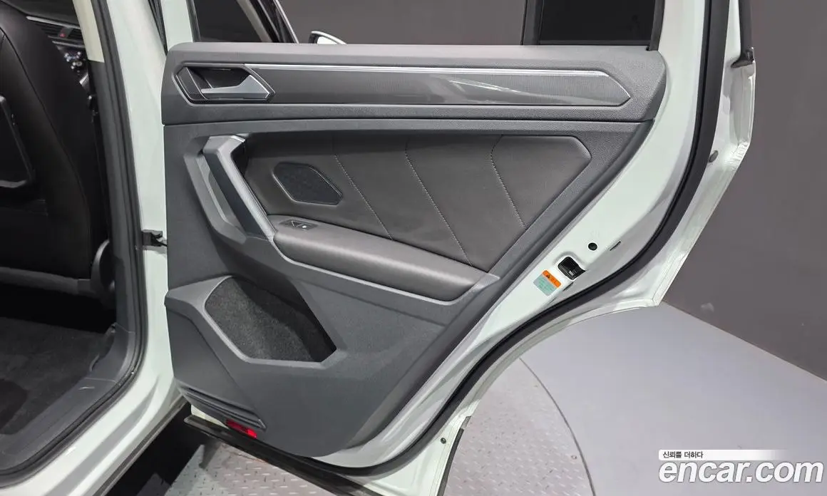 Volkswagen Tiguan 2019 2.0 автомат (гидро), фото 15 Volkswagen Tiguan 2019 2.0 автомат (гидро), фото 15