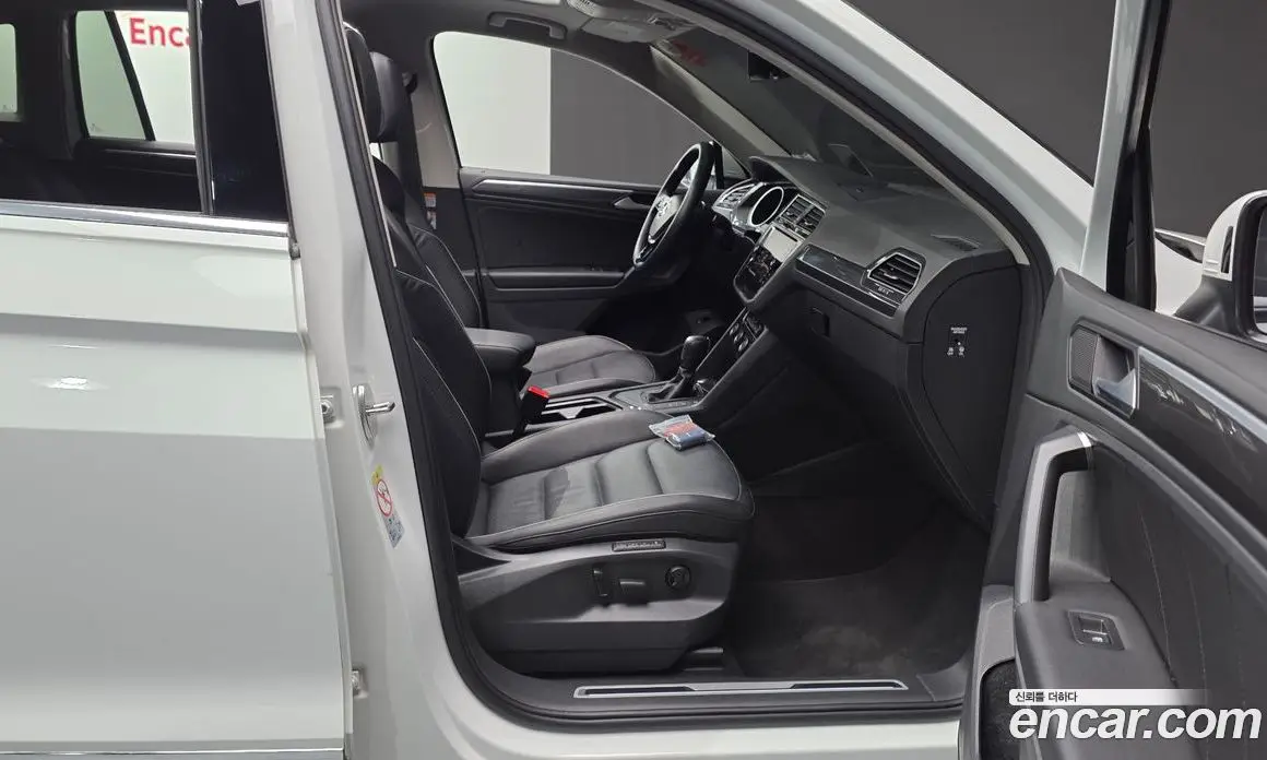 Volkswagen Tiguan 2019 2.0 автомат (гидро), фото 16 Volkswagen Tiguan 2019 2.0 автомат (гидро), фото 16