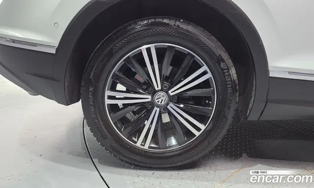 Volkswagen Tiguan 2019 2.0 автомат (гидро), миниатюра 5 Volkswagen Tiguan 2019 2.0 автомат (гидро), миниатюра 5