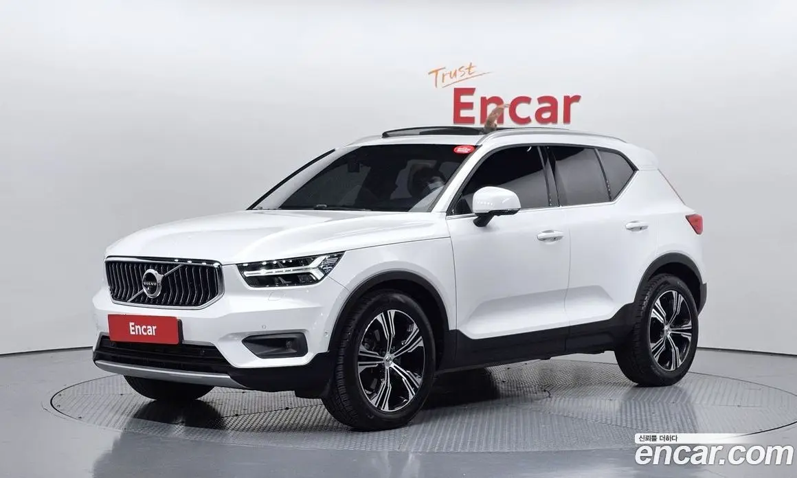 Volvo XC40 2019 2.0 автомат (гидро), фото 1 Volvo XC40 2019 2.0 автомат (гидро), фото 1
