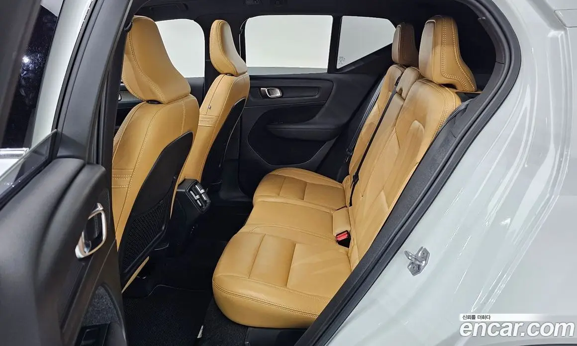 Volvo XC40 2019 2.0 автомат (гидро), фото 18 Volvo XC40 2019 2.0 автомат (гидро), фото 18