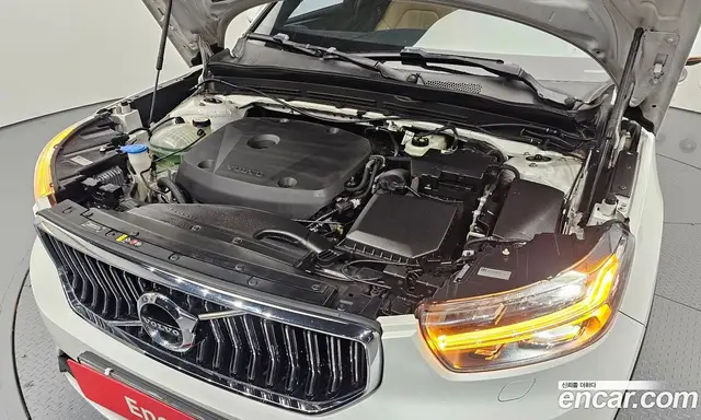Volvo XC40 2019 2.0 автомат (гидро), миниатюра 6 Volvo XC40 2019 2.0 автомат (гидро), миниатюра 6