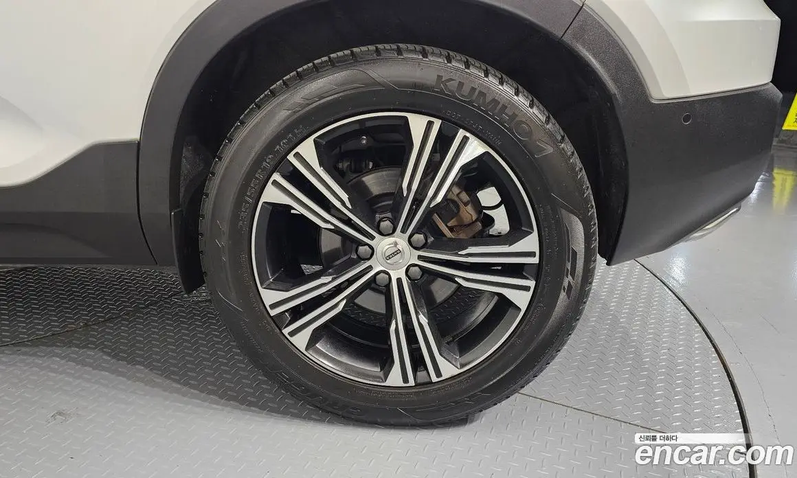 Volvo XC40 2019 2.0 автомат (гидро), фото 7 Volvo XC40 2019 2.0 автомат (гидро), фото 7