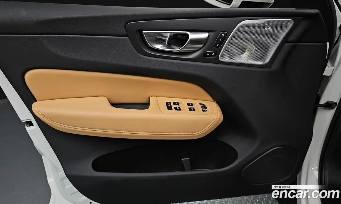 Volvo XC60 2023 2.0 автомат (гидро), фото 14 Volvo XC60 2023 2.0 автомат (гидро), фото 14