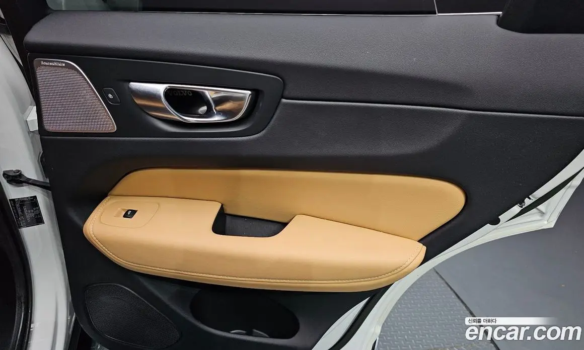 Volvo XC60 2023 2.0 автомат (гидро), фото 15 Volvo XC60 2023 2.0 автомат (гидро), фото 15