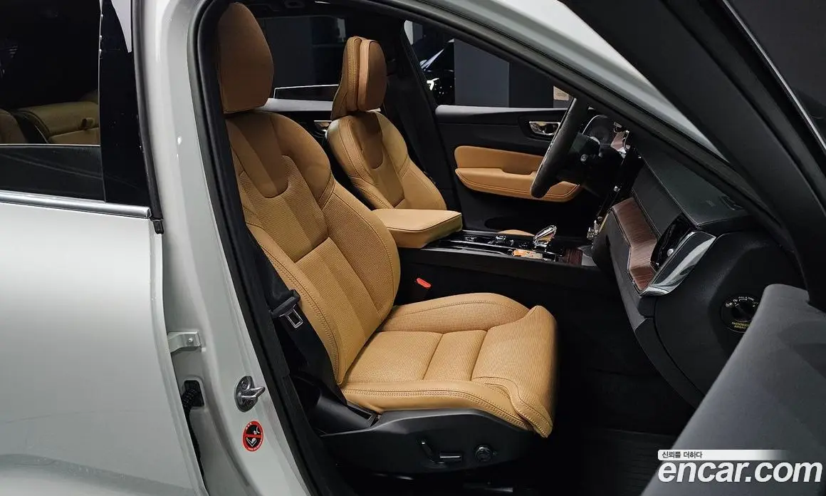 Volvo XC60 2023 2.0 автомат (гидро), фото 16 Volvo XC60 2023 2.0 автомат (гидро), фото 16
