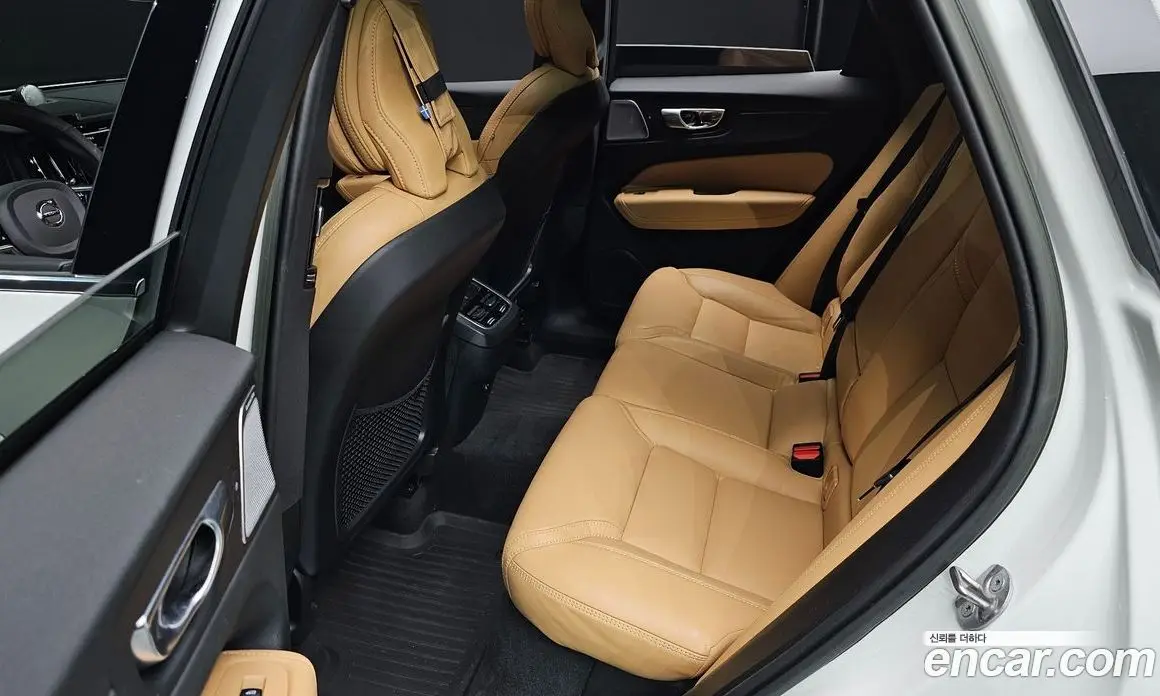 Volvo XC60 2023 2.0 автомат (гидро), фото 18 Volvo XC60 2023 2.0 автомат (гидро), фото 18
