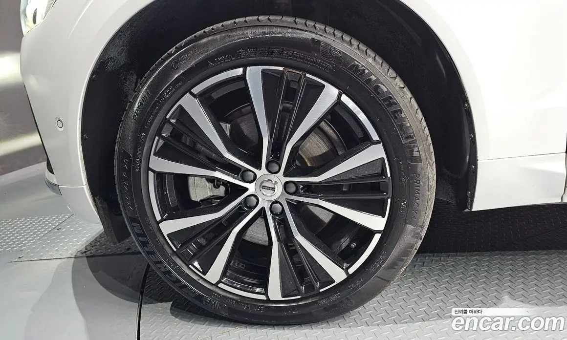 Volvo XC60 2023 2.0 автомат (гидро), фото 5 Volvo XC60 2023 2.0 автомат (гидро), фото 5
