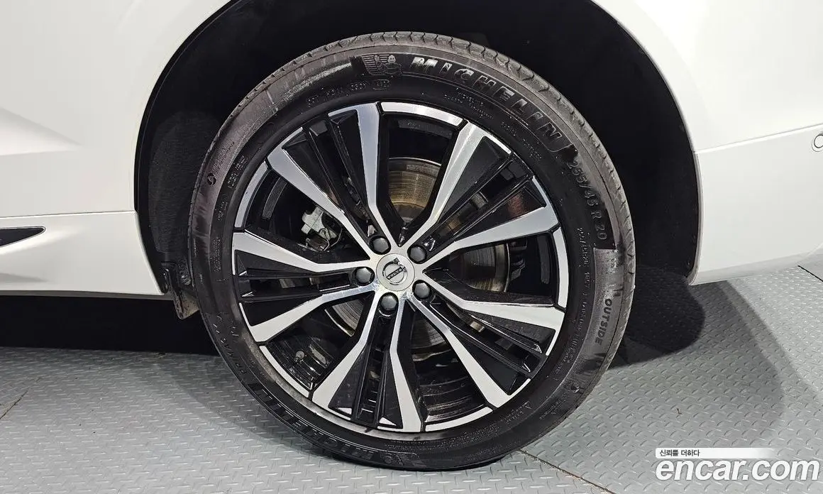 Volvo XC60 2023 2.0 автомат (гидро), фото 7 Volvo XC60 2023 2.0 автомат (гидро), фото 7