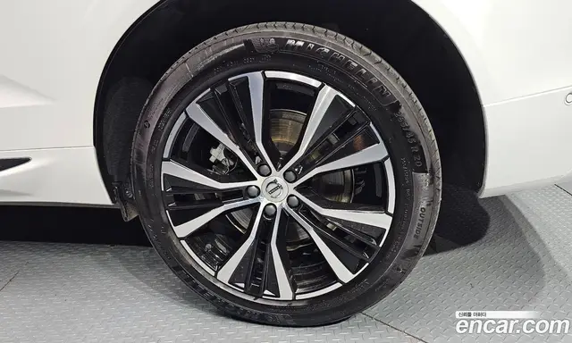 Volvo XC60 2023 2.0 автомат (гидро), миниатюра 7 Volvo XC60 2023 2.0 автомат (гидро), миниатюра 7