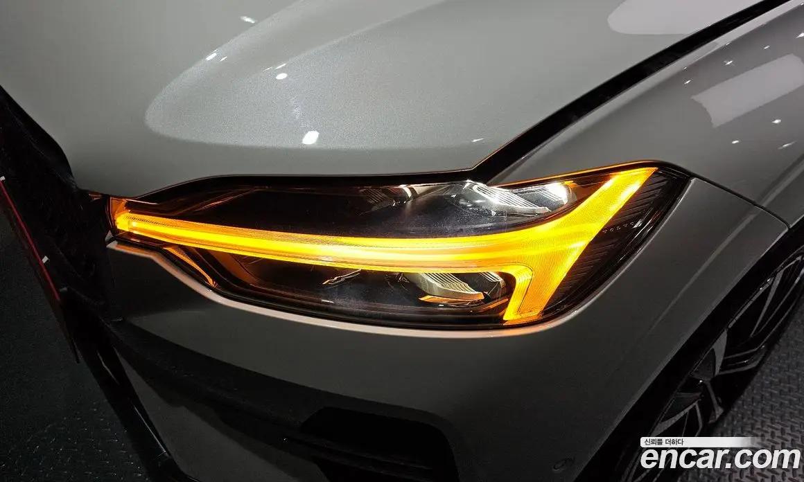 Volvo XC60 2023 2.0 автомат (гидро), фото 8 Volvo XC60 2023 2.0 автомат (гидро), фото 8