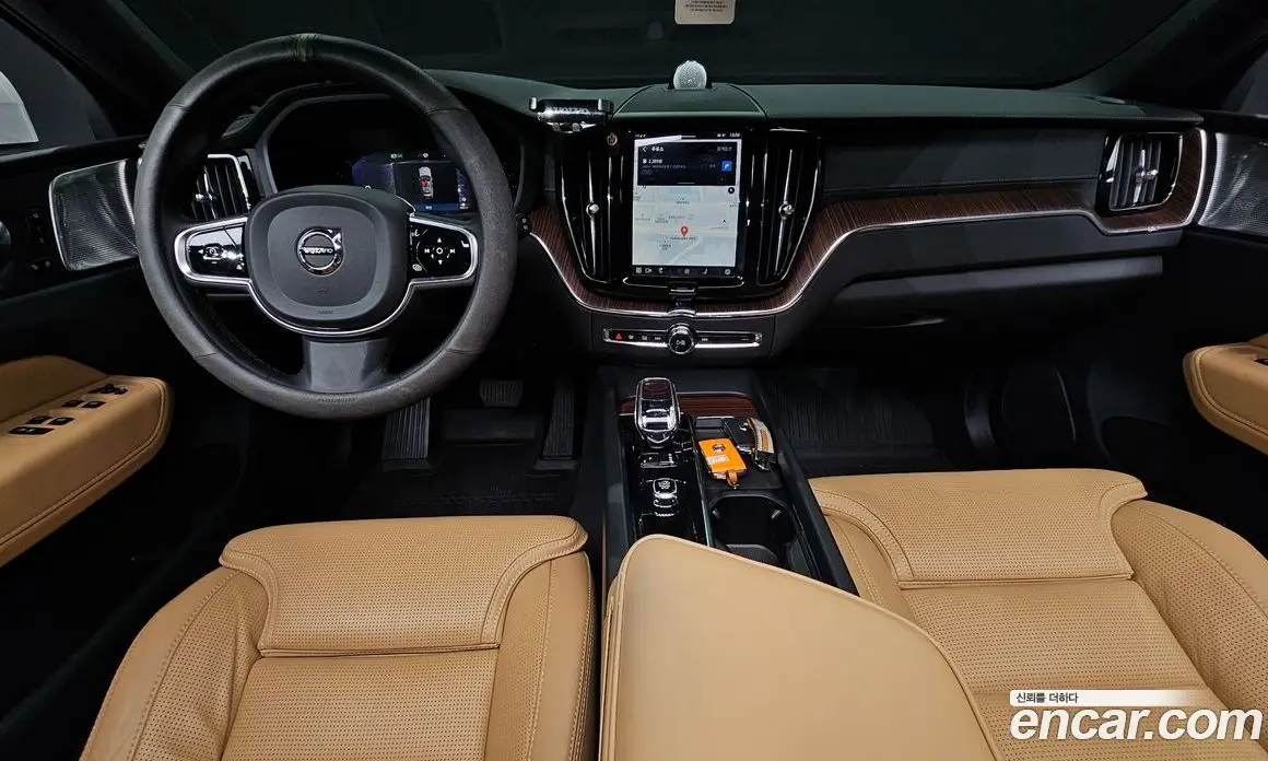 Volvo XC60 2023 2.0 автомат (гидро), фото 10 Volvo XC60 2023 2.0 автомат (гидро), фото 10