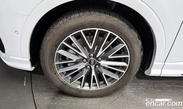Audi Q3 2025 2.0 автомат (гидро), миниатюра 5