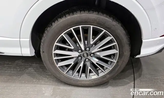 Audi Q3 2025 2.0 автомат (гидро), миниатюра 7